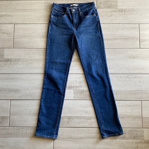 Levi’s high rise straight jeans